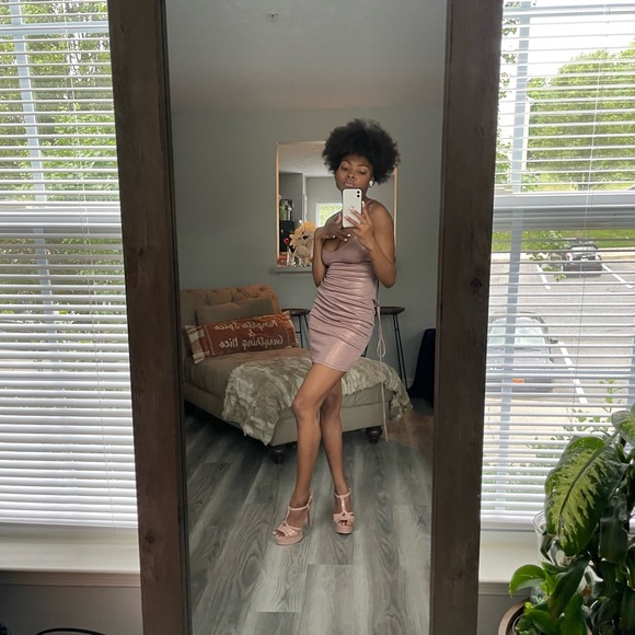 Pale Nude Pink Backless Lace MIDI Dress - Picture 5 of 16